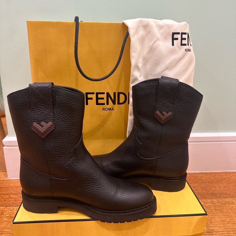 BRAND NEW! Fendi Boots